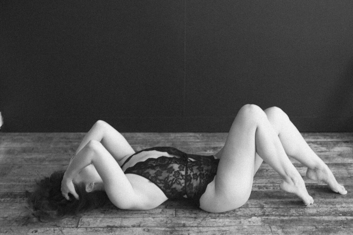 A black and white boudoir portfolio photo