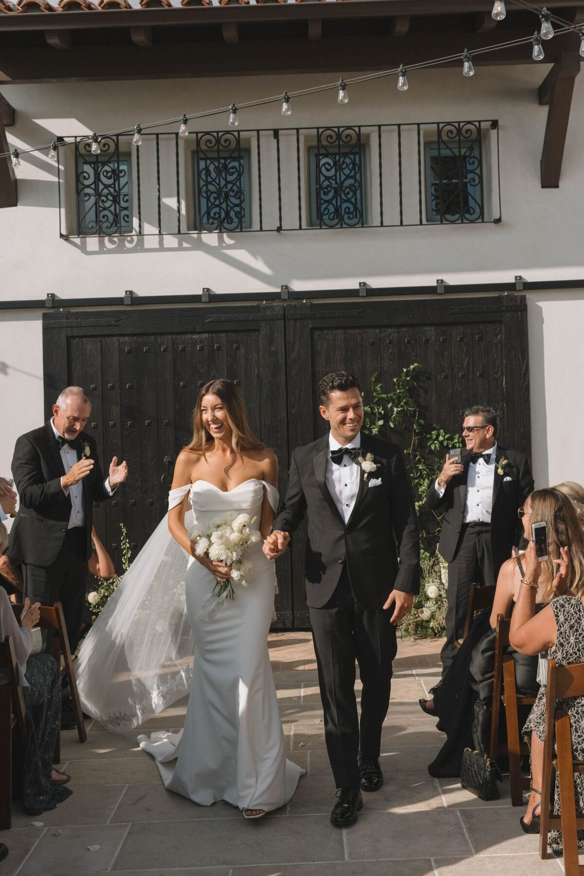 pretty-palm-leaf-event-co-caroline-and-phillippe-wedding-41