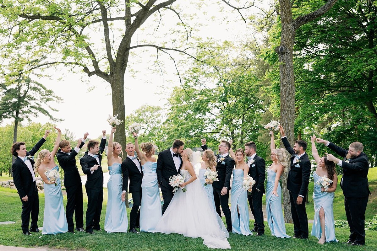 Oak-pointe-country-club-wedding_1295