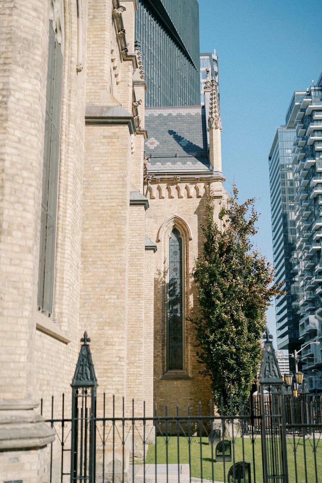 W10-Wedding-St-Michaels-Cathedral-Basilica-Jennifer-and-Anthony-2024-10-19-2500px-1133