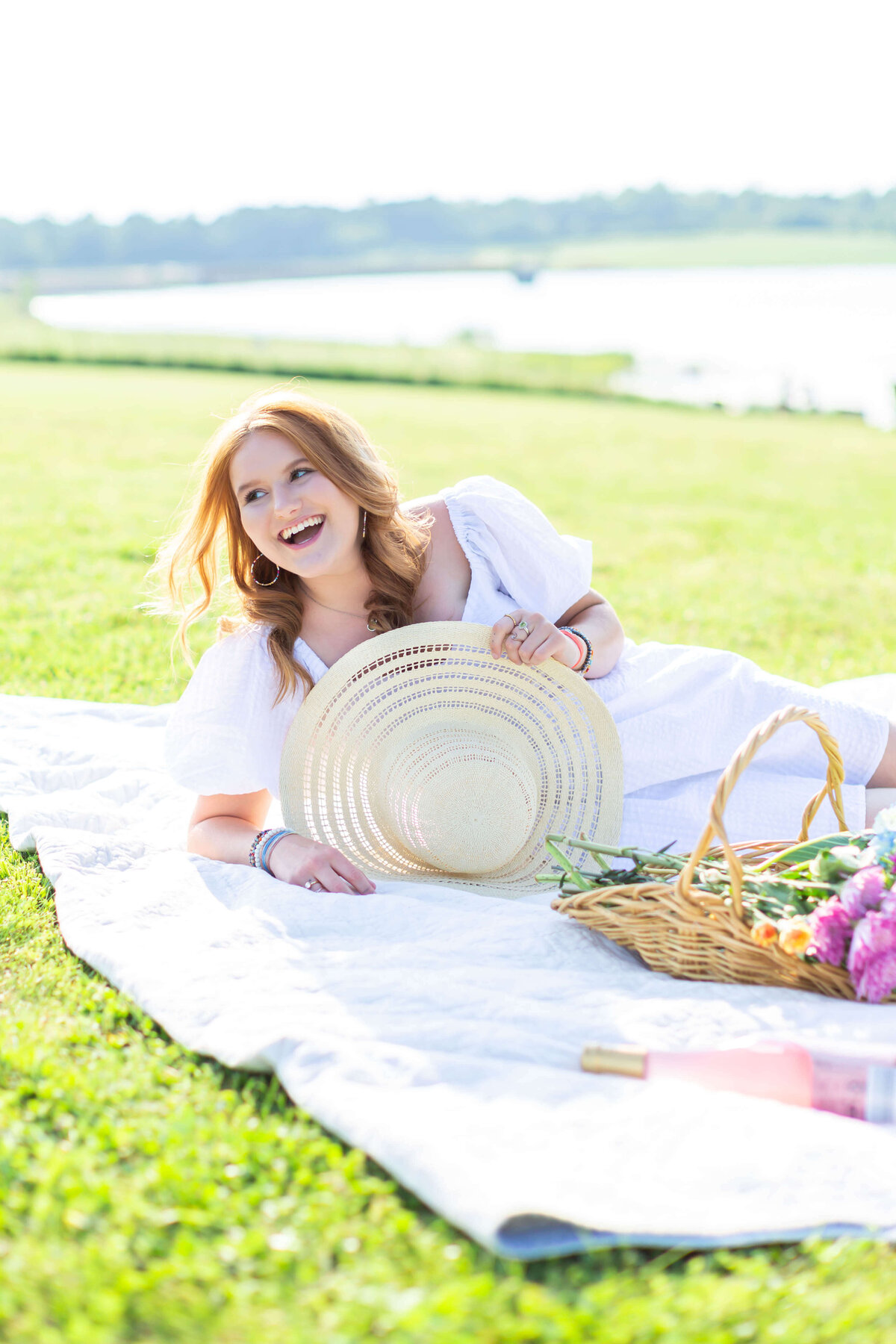 Spring Picnic Styled Senior Photoshoot3