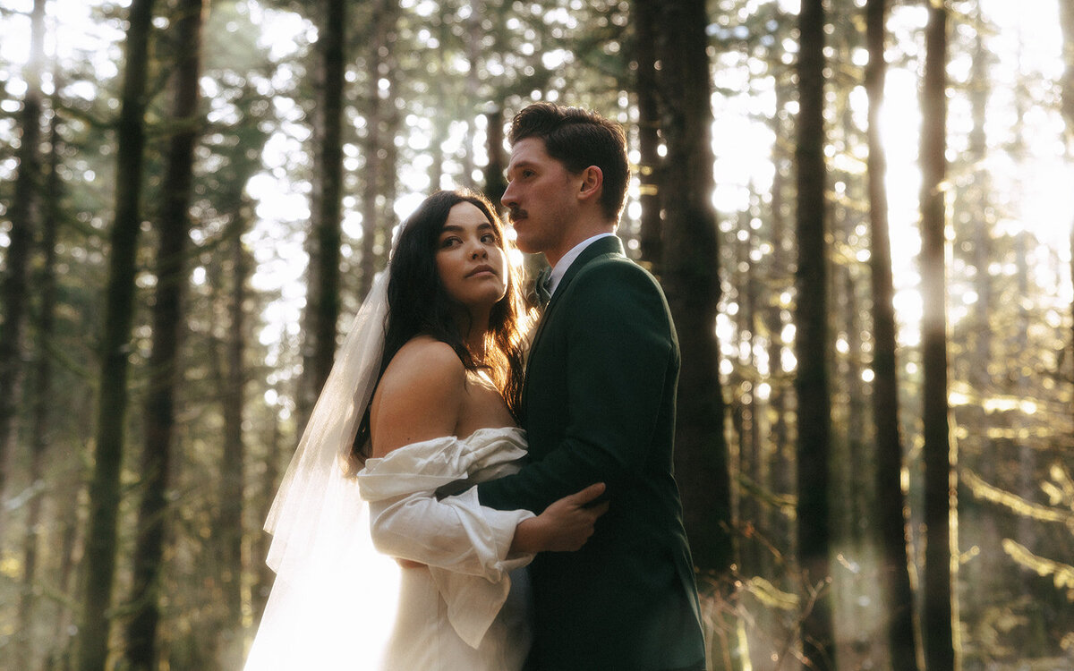 bc-vancouver-island-elopement-photographer-taylor-dawning-photography-forest-winter-boho-vintage-elopement-photos-18