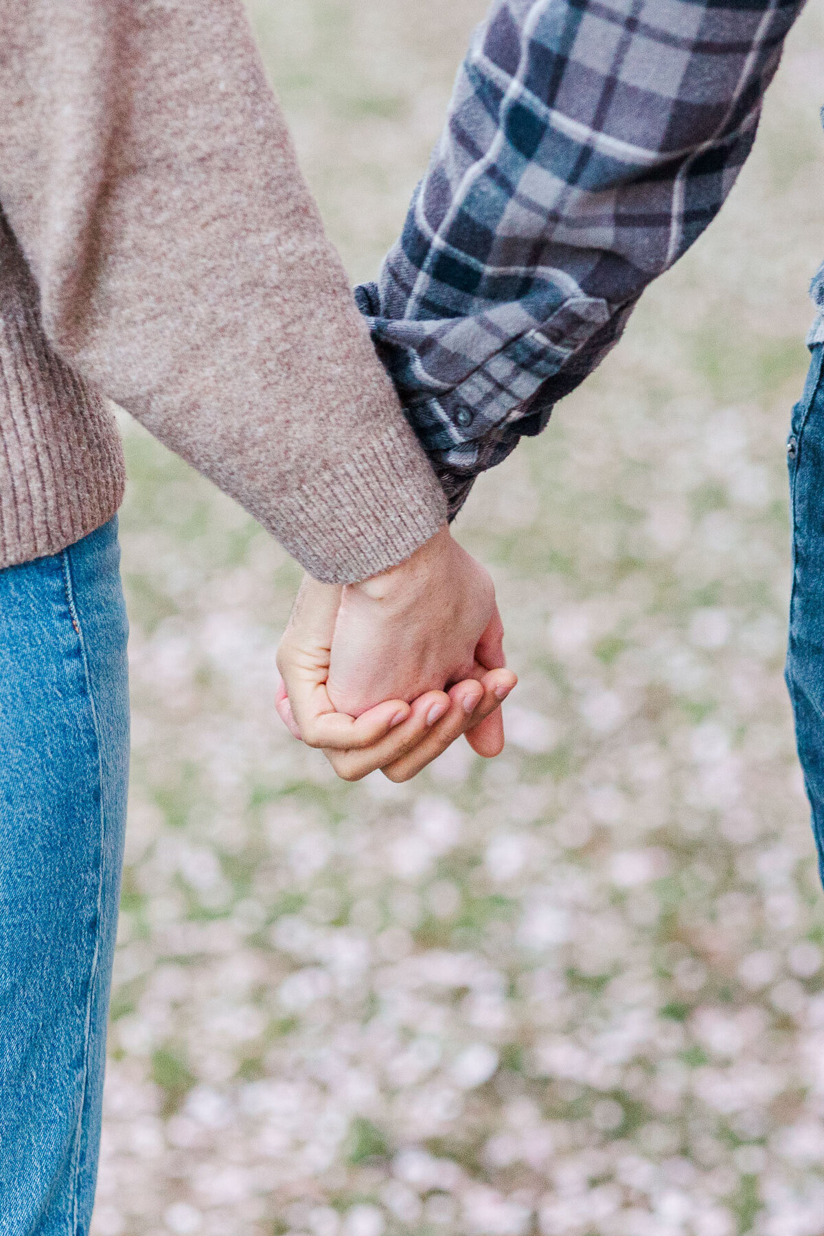 UW-Cherry-Blossoms-Engagement-Photos-47