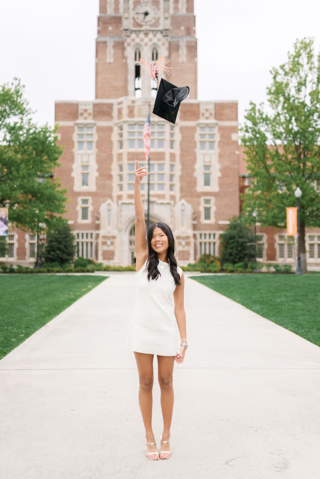 university of tennessee knoxville graduation photographer ayres hall