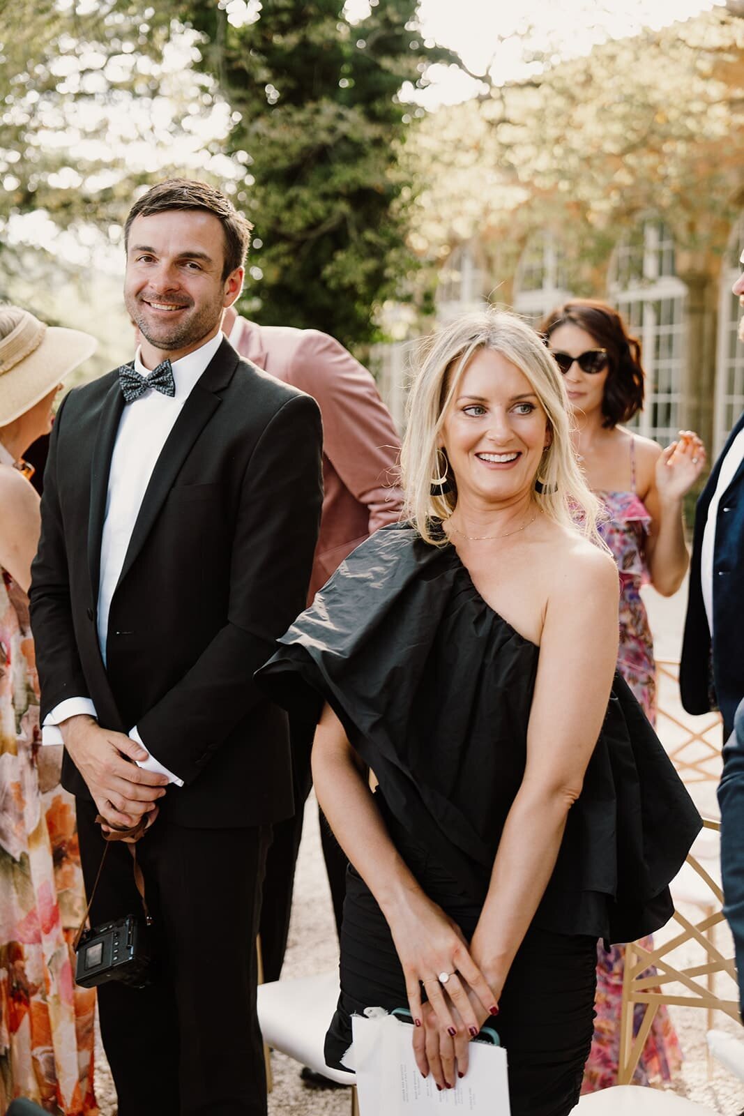 Elegant-wedding-guests