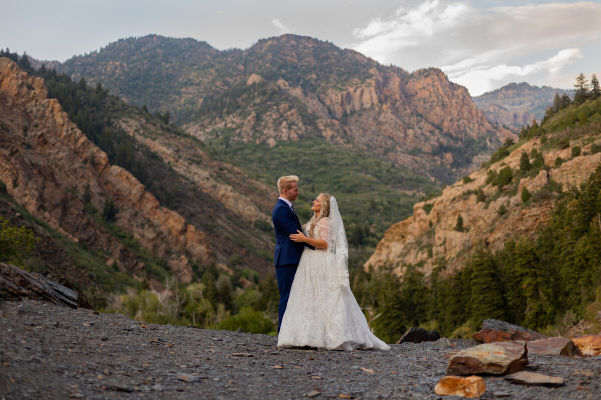 salt-lake-city-rainy-mountain-wedding-04