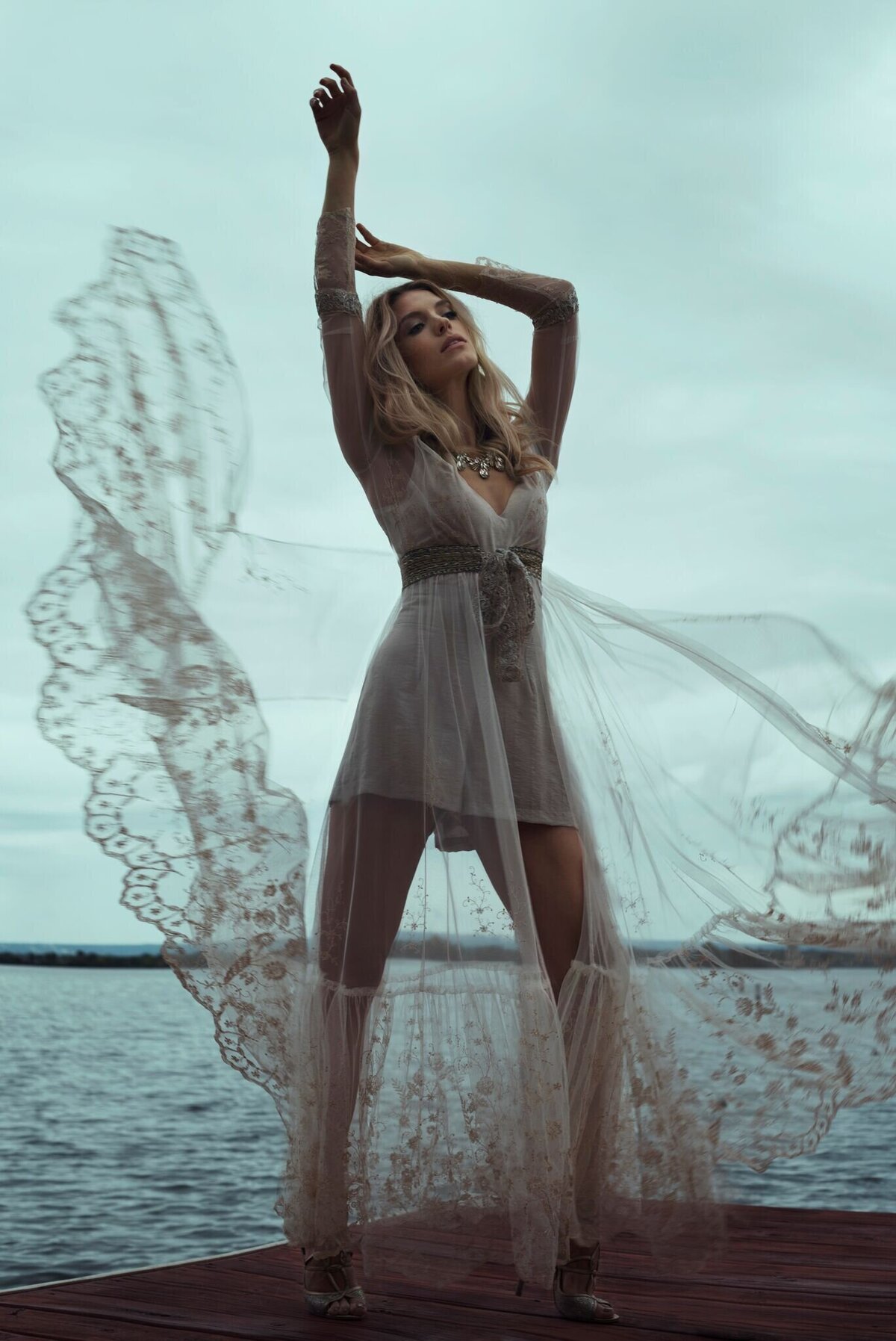 Editorial-fashion-model-duster-shorts-lake