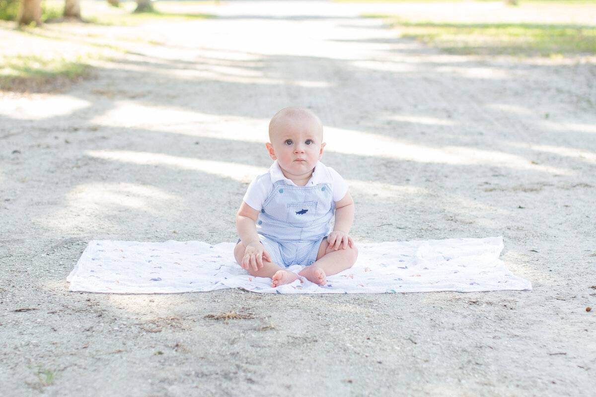 Salivar-Koreshan-Park-Holiday-Mini-Sessions-19