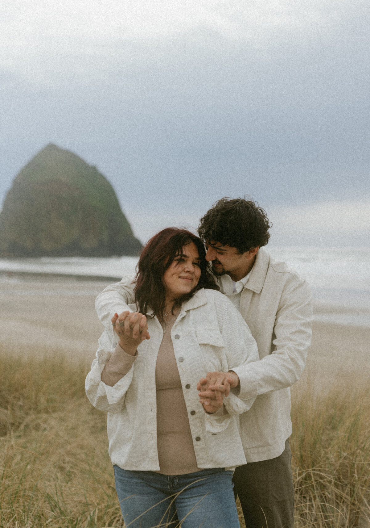 cannon beach - oregon documentary storytelling - couples sunset photos-24