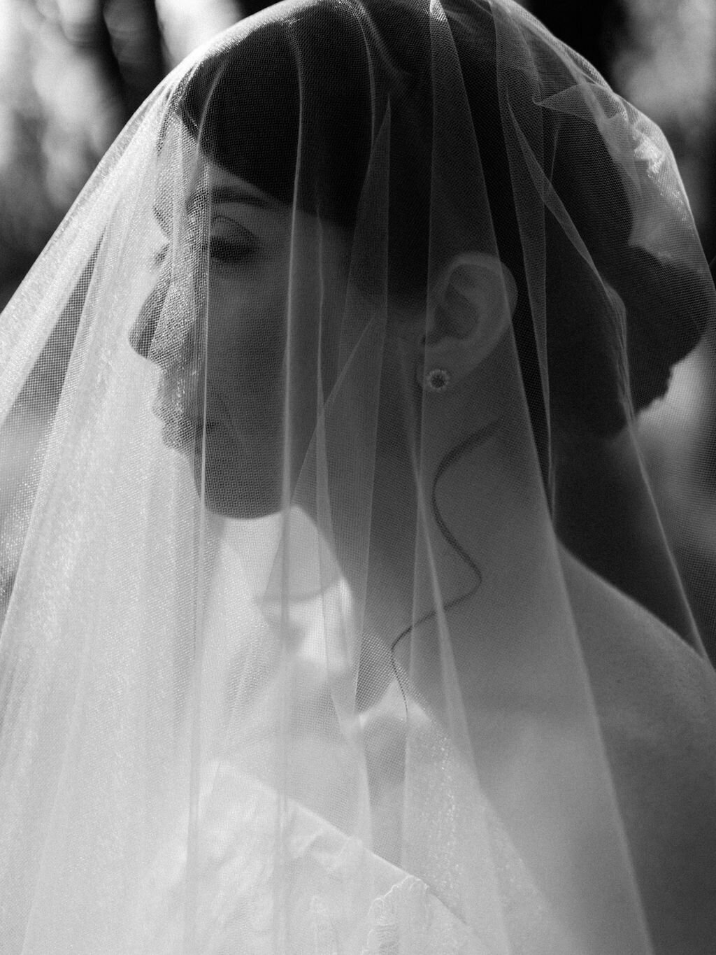 NikkiSanterre_EastCoastLuxuryWeddingPhotographer_CaitieHanrahan_KeswickHallWedding_Jac&Zach-147