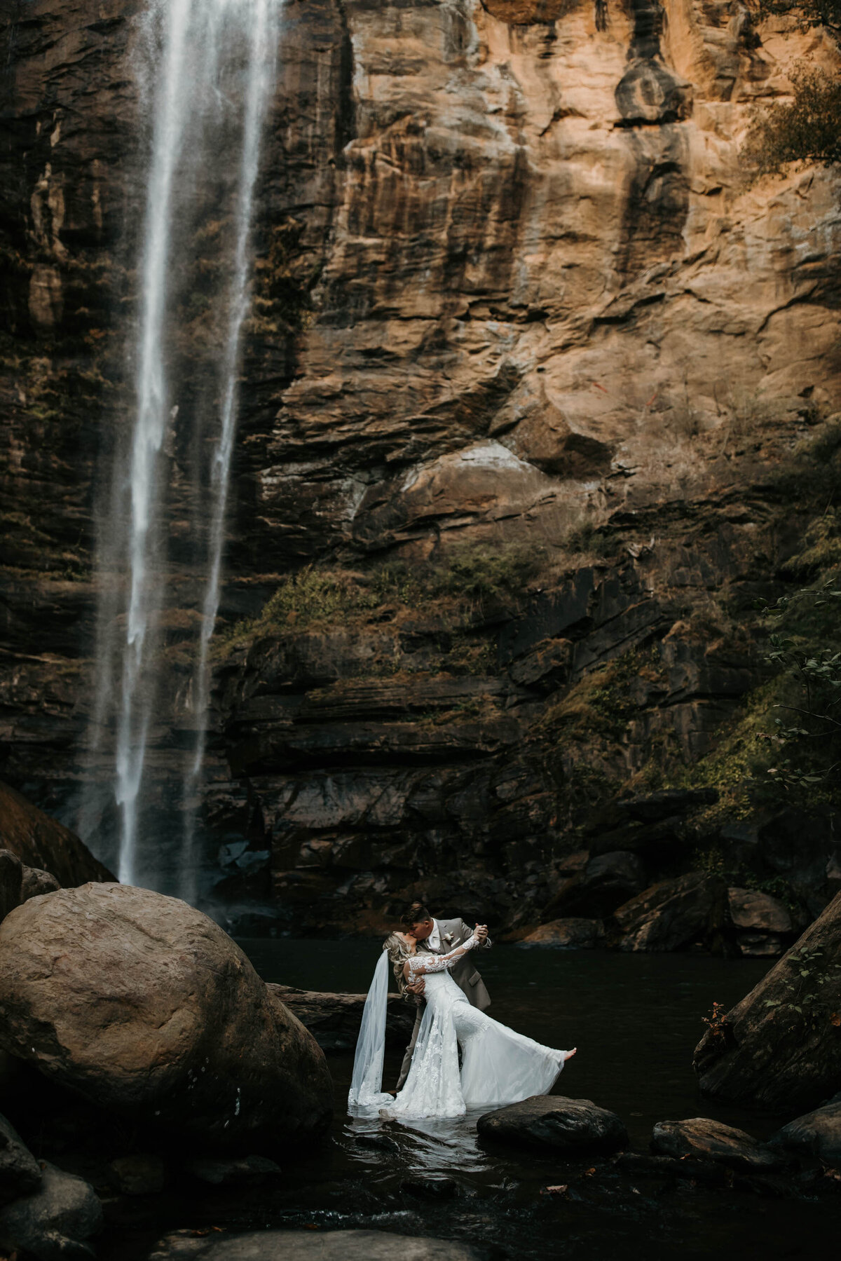 toccoa-falls-waterfall-wedding