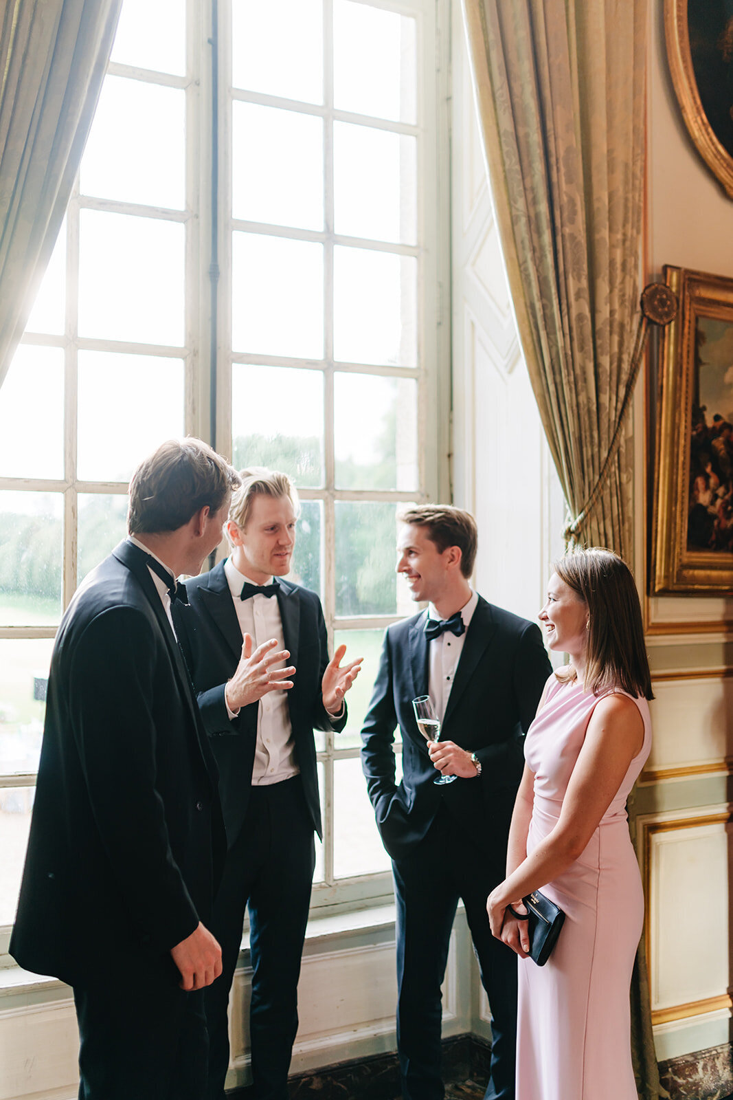 MorganeBallPhotography-Wedding-ZoeEdward-09-ChateauChamplatreux-Cocktail-463-3465