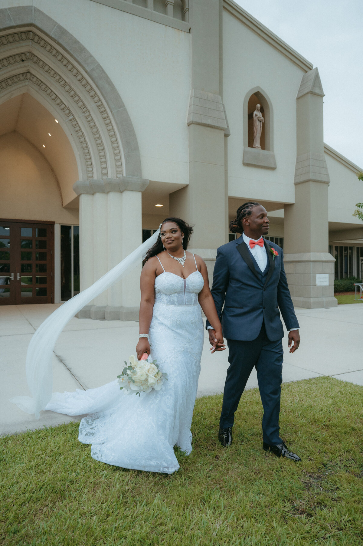 outdoor wedding photos