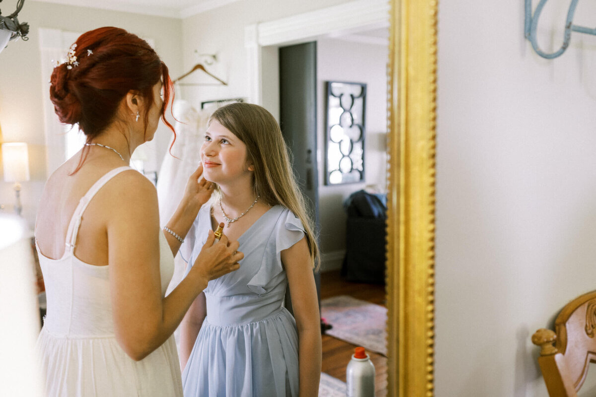bride-and-daughter-moment