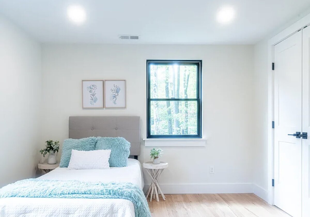 Kelly DeTommaso Elegant Transitions Occupied Home Staging Sellersville PA Guest Bedroom 3