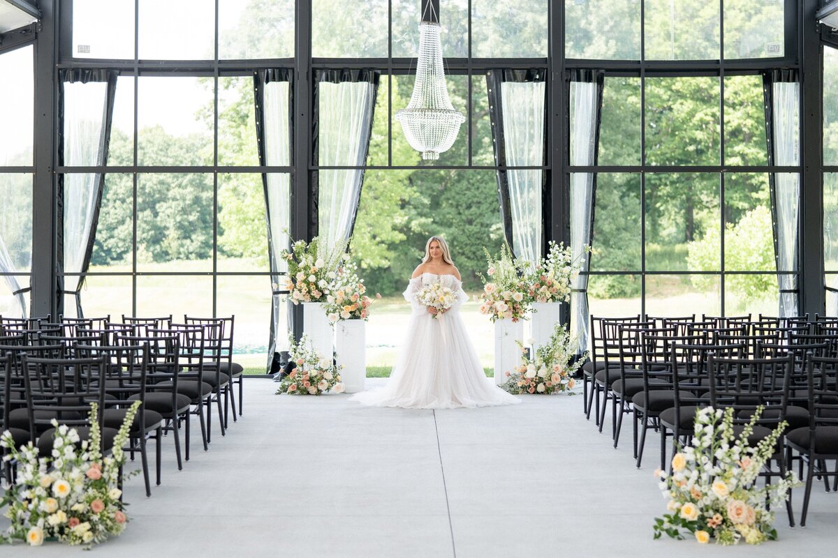 3-Indiana-Wedding-Flowers-Clubhouse-Midwest-Florist