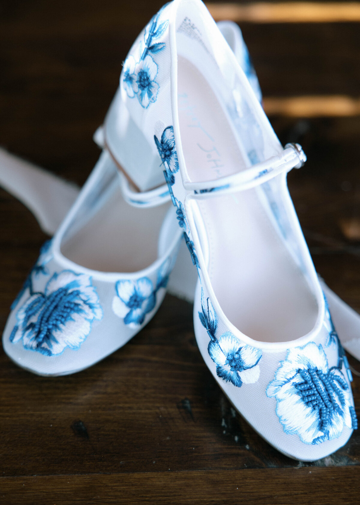 fox-canyon-vineyards-marsing-idaho-wedding-krysta-timmons-photography-details-20
