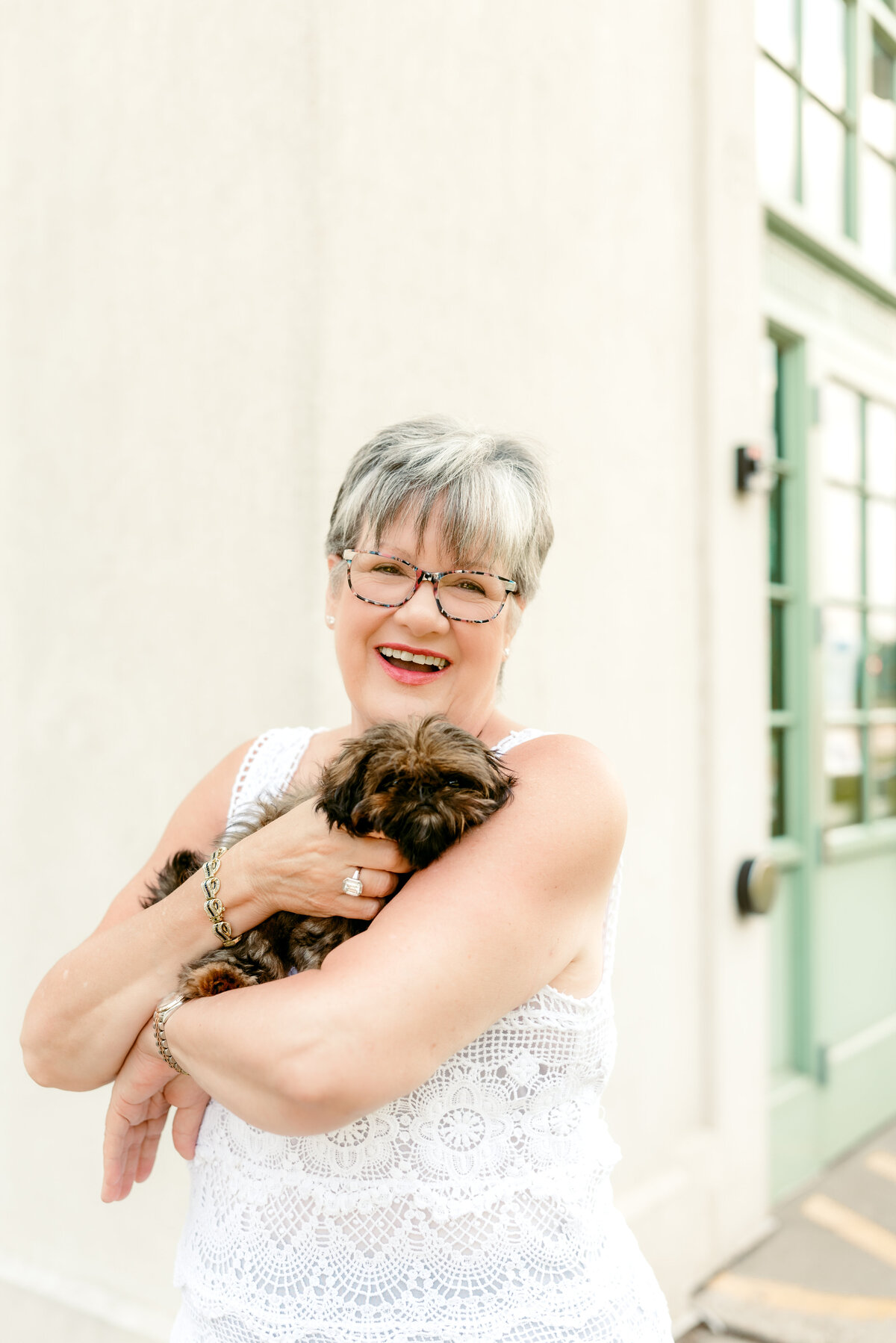 Discover expert tips for online dating profile photos with a Minneapolis-based professional photographer. Capture images that highlight your best self and attract meaningful connections.