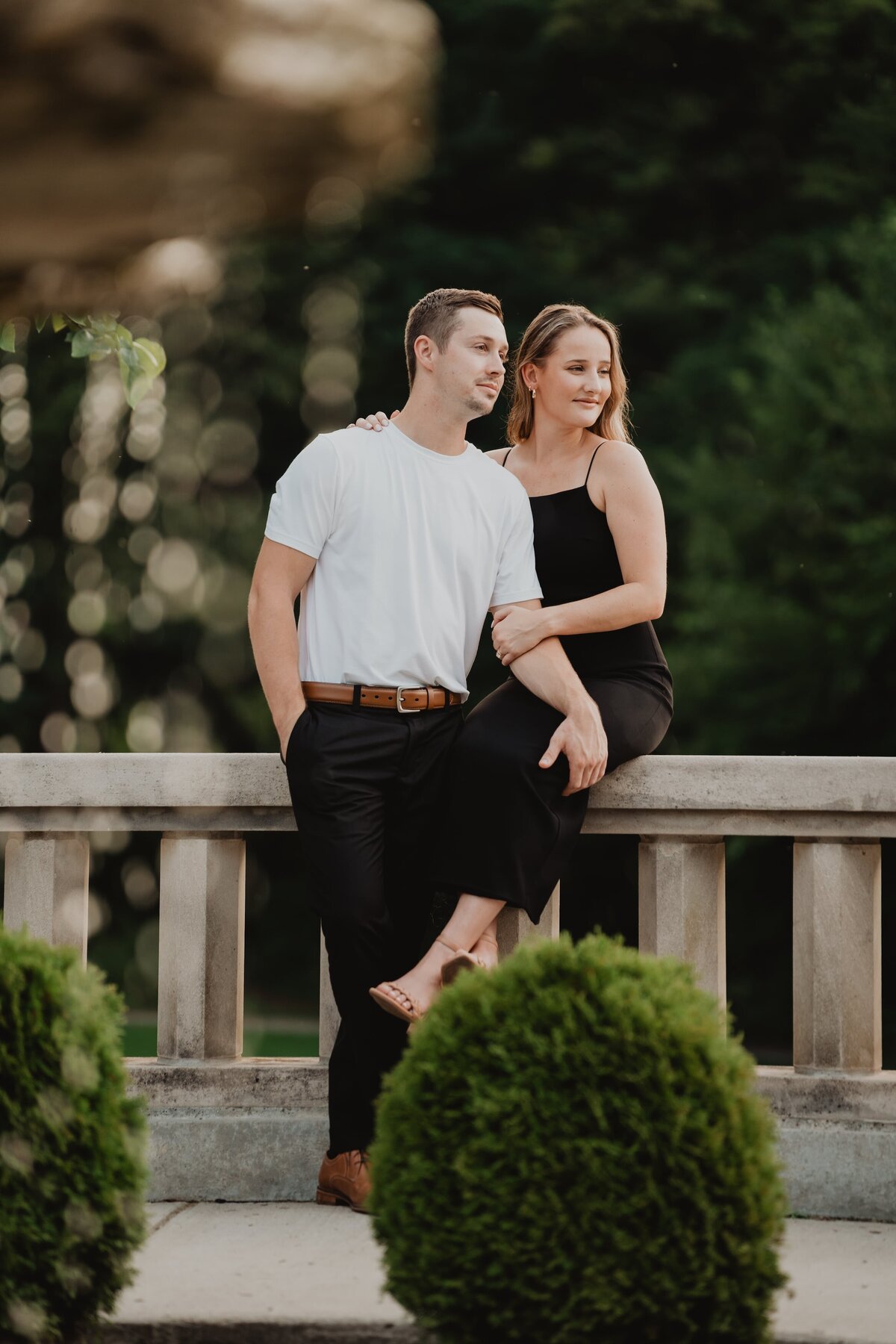 classy-engagement-photos-cranbrook-museum-west-bloomfield