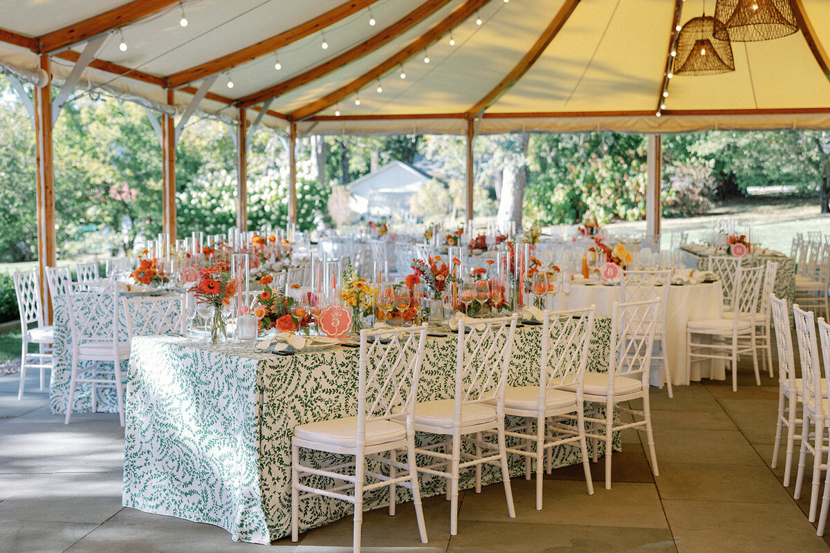 Retro SoCal Colorful Wedding at Inns of Aurora - Verve Event Co. Laura Rose Weddings (3)