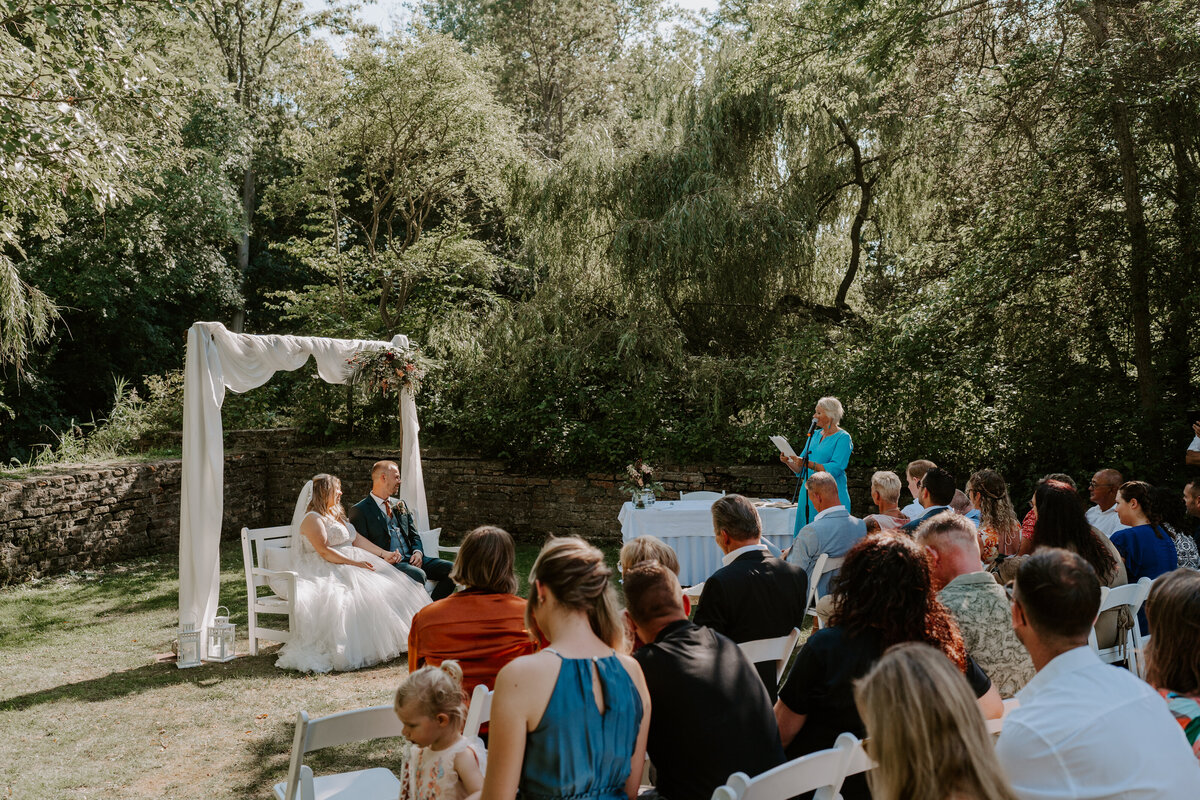 Trouwfotograaf in Zeeland. De leukste trouwlocaties in Zeeland vind je in deze blog. Door everatilroefotografie, trouwfotograaf in Middelburg,Zeeland