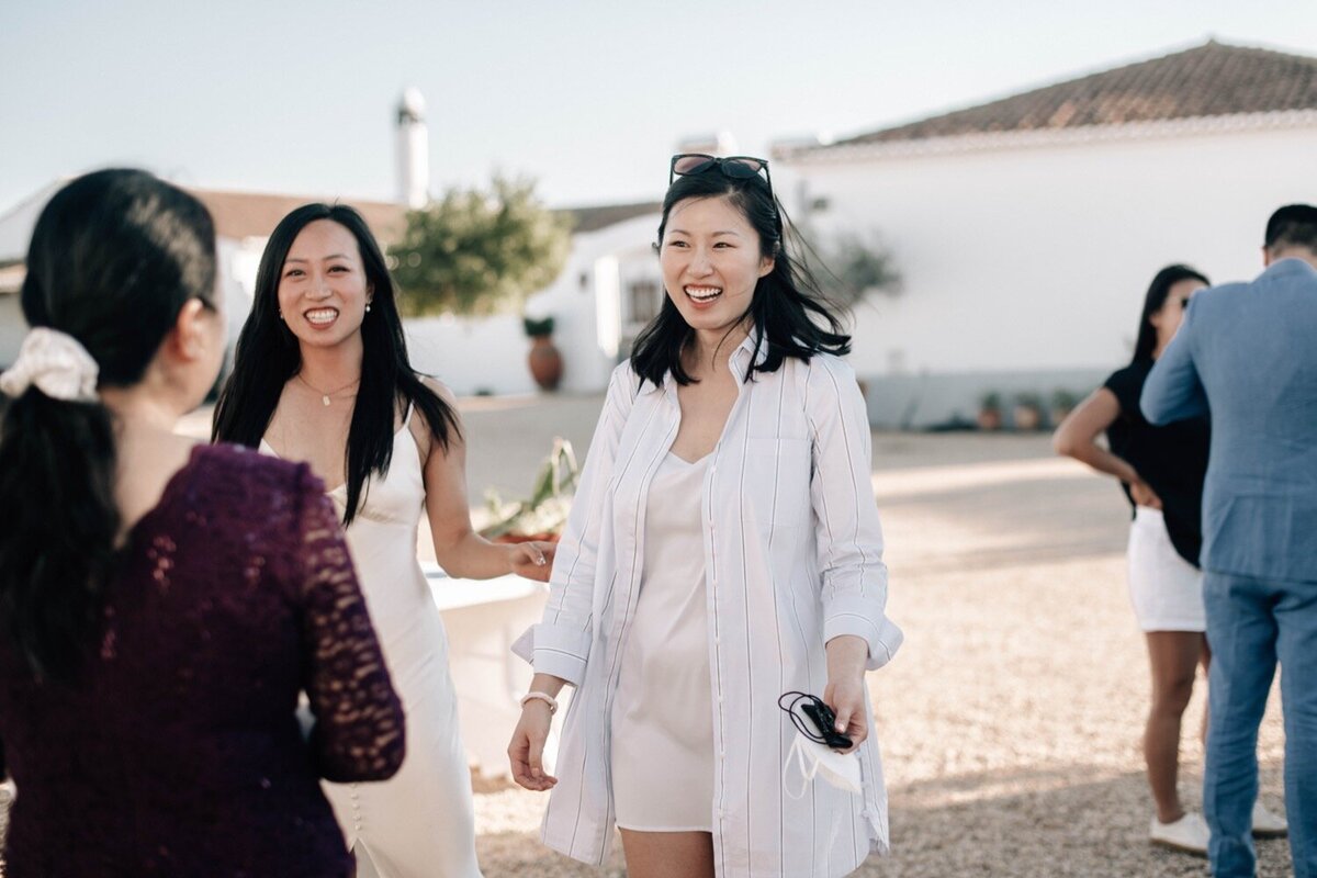 17_Flora_And_Grace_Portugal_Editorial_Wedding_Photographer Lisboa_Wedding_Photographer-61_A modern luxury wedding at Malhadina Nova in Portugal in the Alentejo region. Understated elegance and sleek aesthetic captured by Flora and Grace Photography.