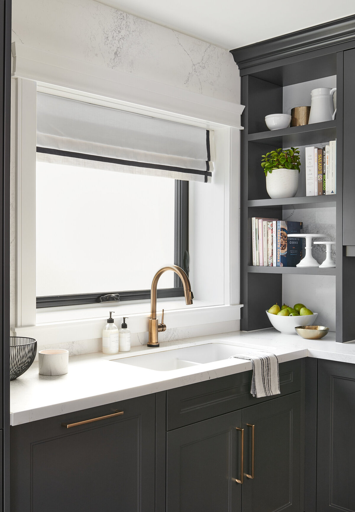 mississauga-interior-design-kitchen-oakwood-project-6