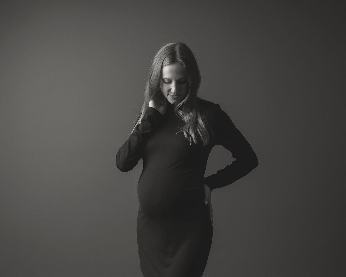 luxury-bw-maternity-photographer-nj5