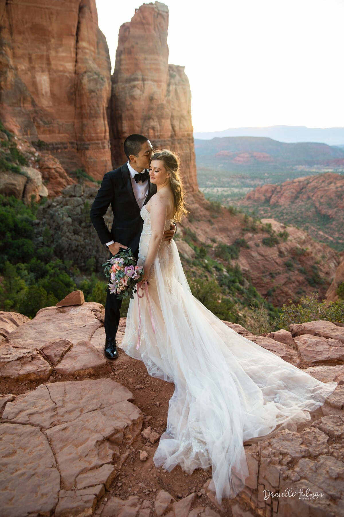 Cathedral_Rock_Elopement_Sedona_AZ_Danielle_Holman_Wedding_Photographer_0229