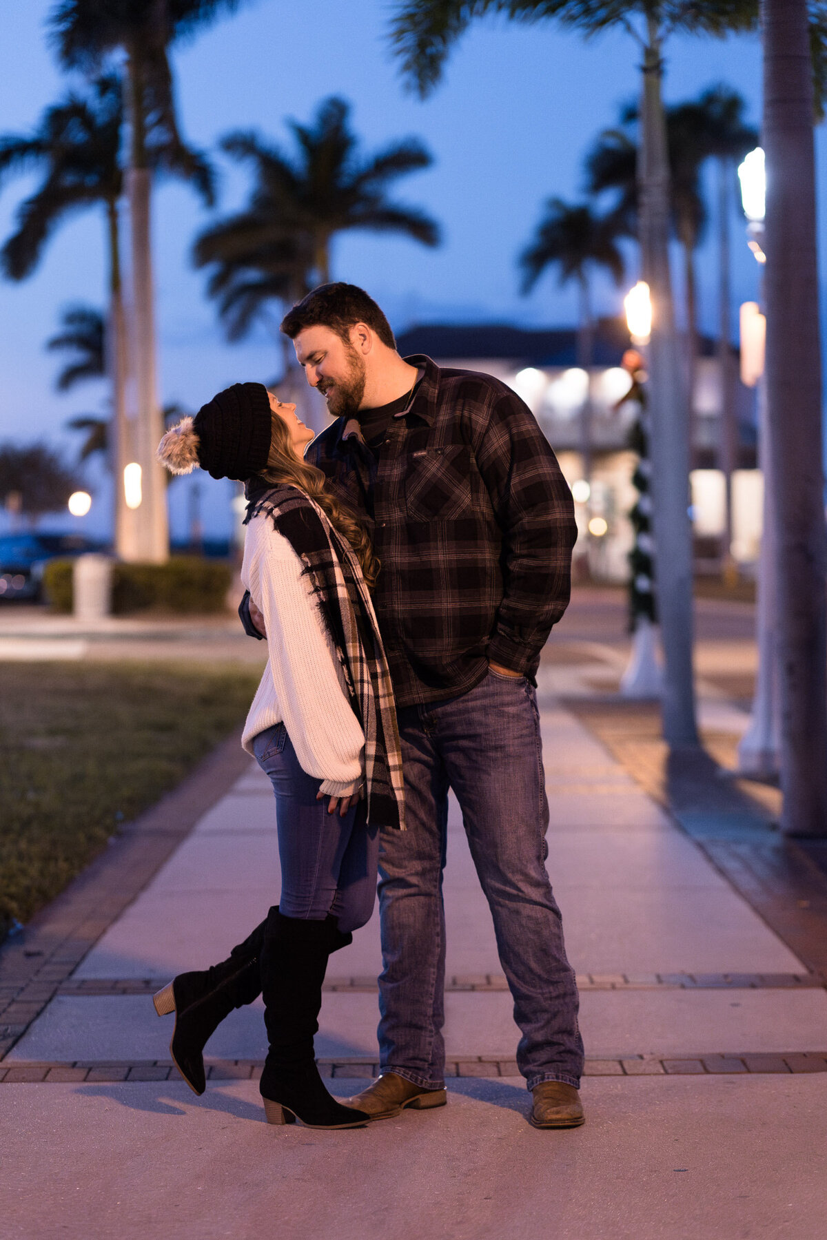 couple-christmas-downtown-session-40