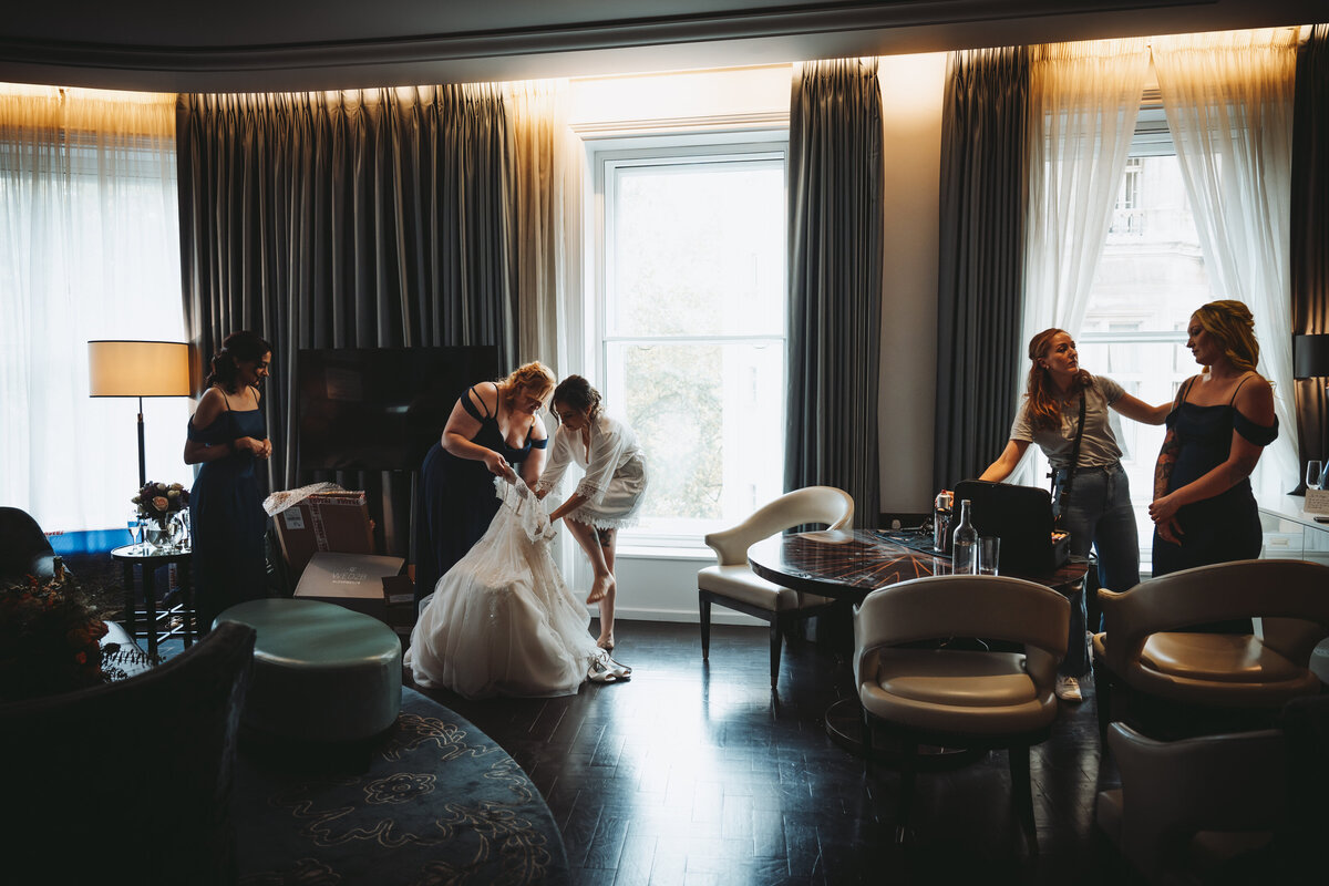 085_L&A_BRIDALPREP_TERIVPHOTOGRAPHY