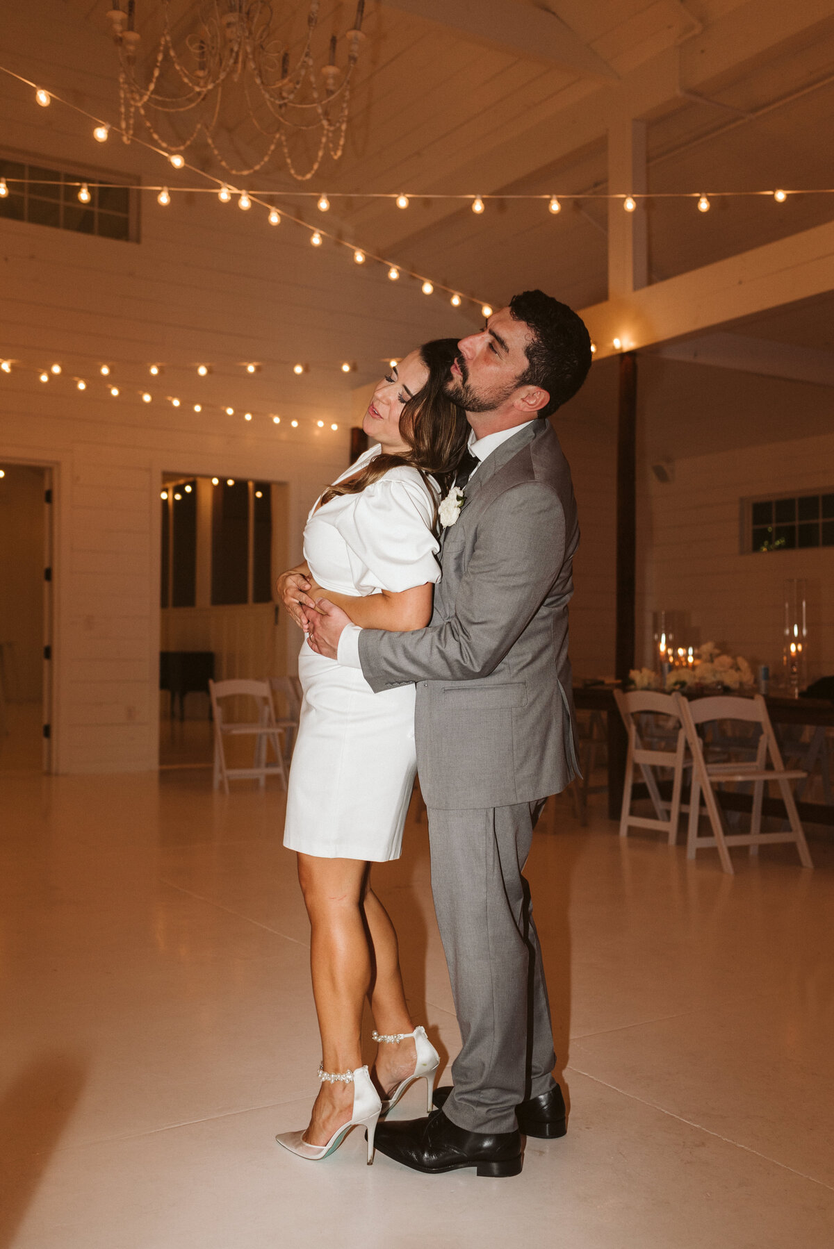 The-Khaleghipours-wedding-by-bruna-kitchen-photography-at-the-rosemary-barn-790