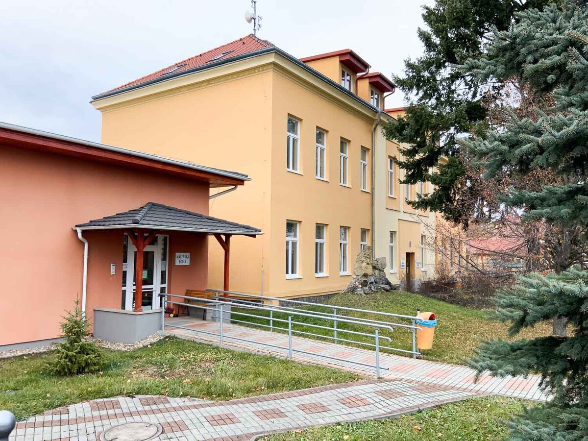 škola Tursko rodinné domy prodej Oak real s.r.o.