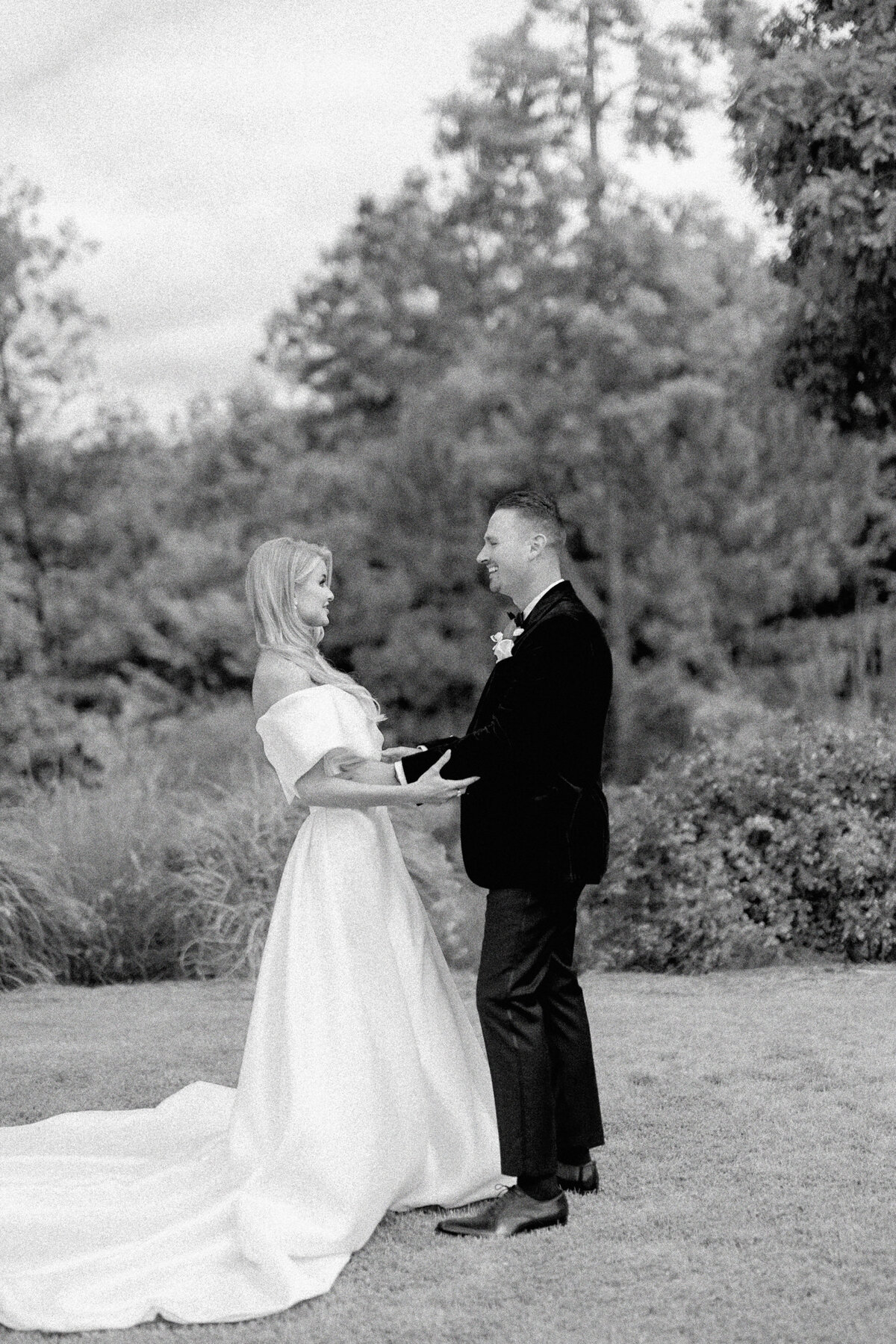 Barn at Smith Lake Wedding Photographer-24