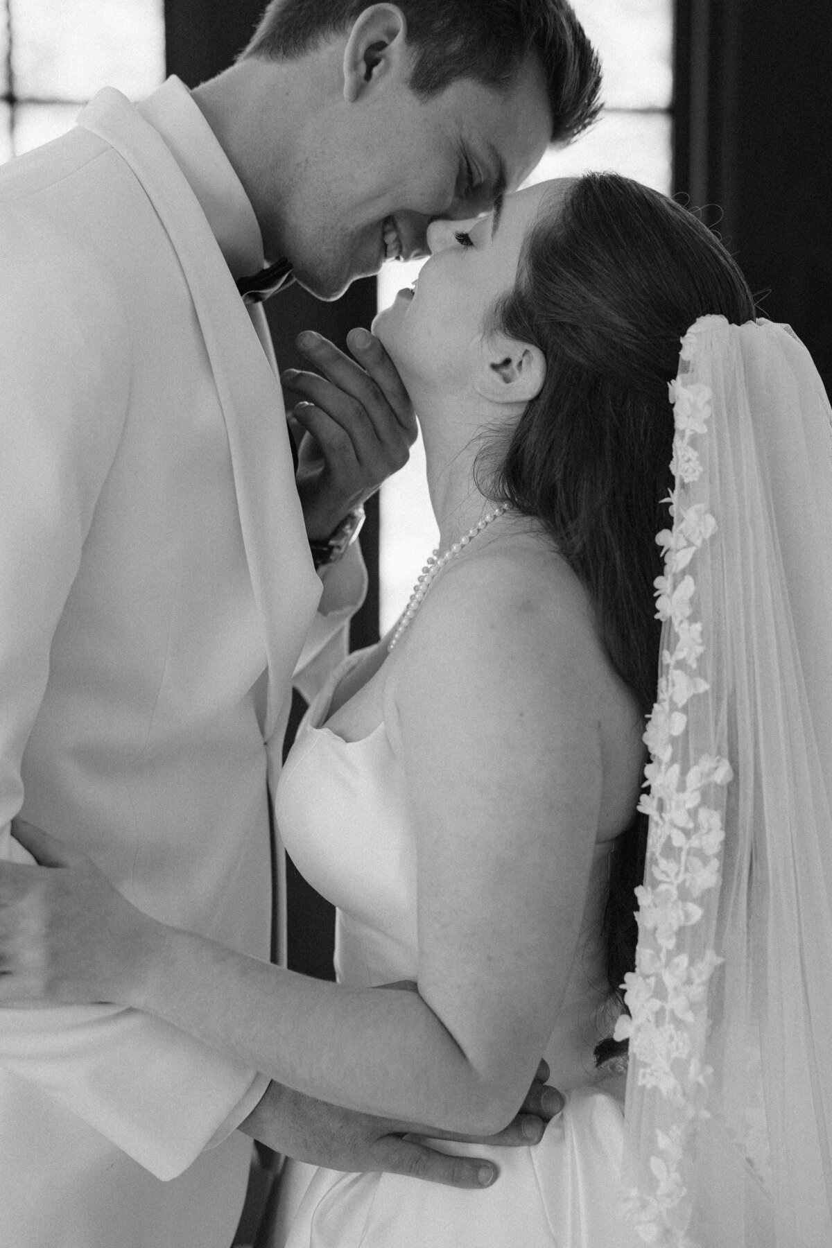 Grace & Ardor Co. East Coast Wedding Engagement Photography Pennsylvania New York City New Jersey Timeless Bold Art Direction Editorial Erin McGeever Lake House Inn-46