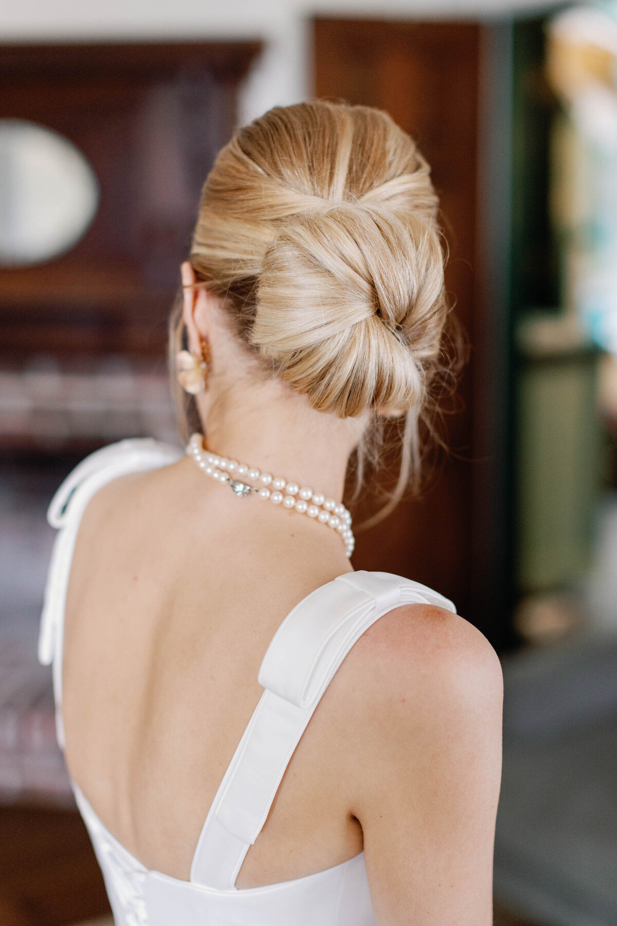 brides-bun-hairstyle-at-the-grand-lady