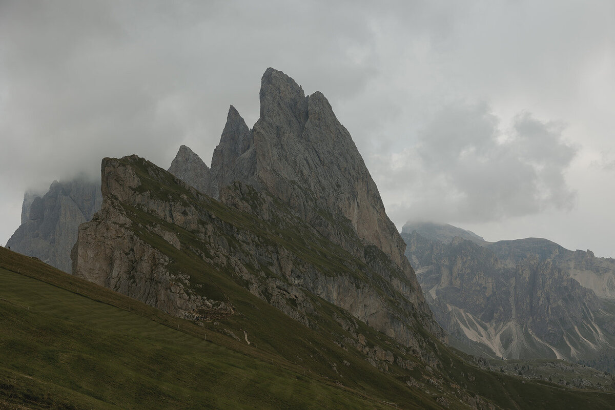 destination-wedding-elopement-photographer-italy-dolomites-seceda-documentary-tanya-davids-photo-film-163