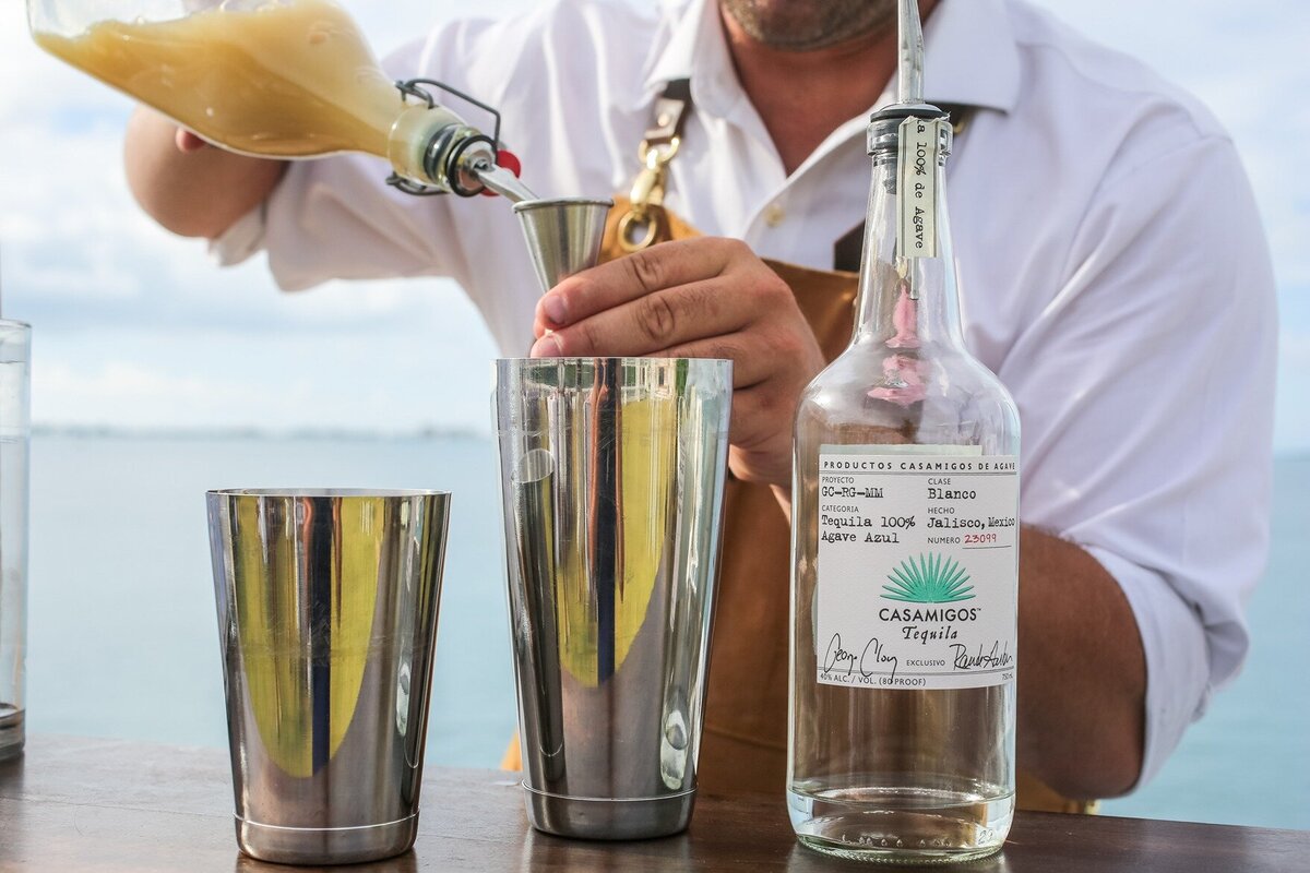 Revolve-Lunch-Bermuda-Dasfete-54