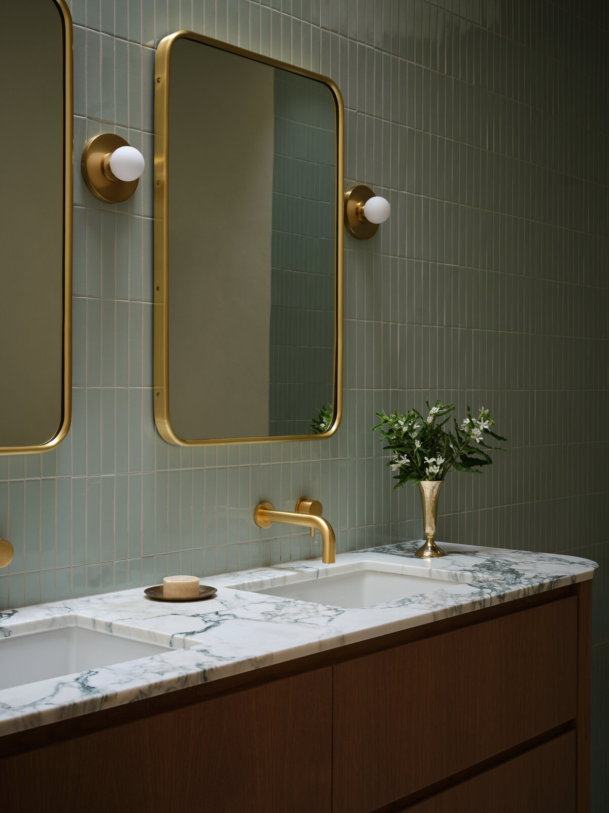 green-tile-bathroom-monet-marble-natural-oak-cabinetry-austin-home-belgian-modern-house-franc