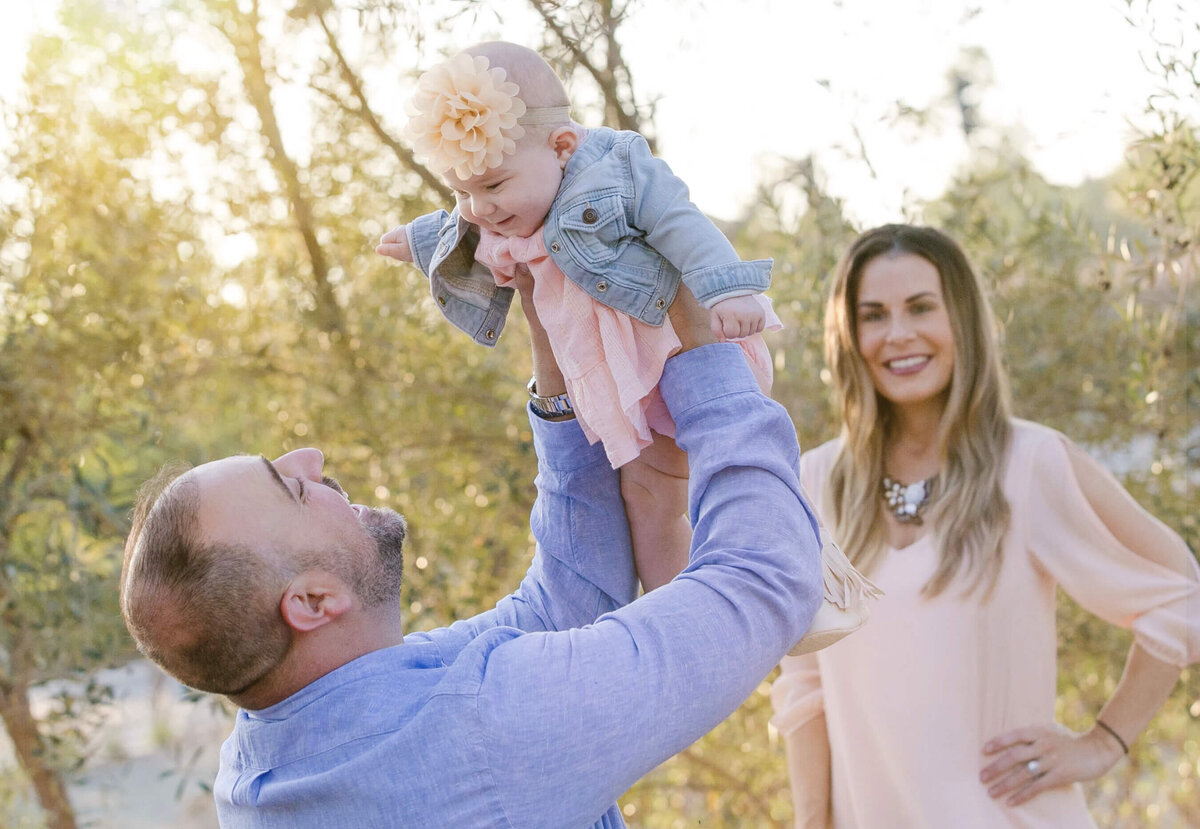 san-diego-lifestyle-family-photo-baby-laughter-tim-otto-photography