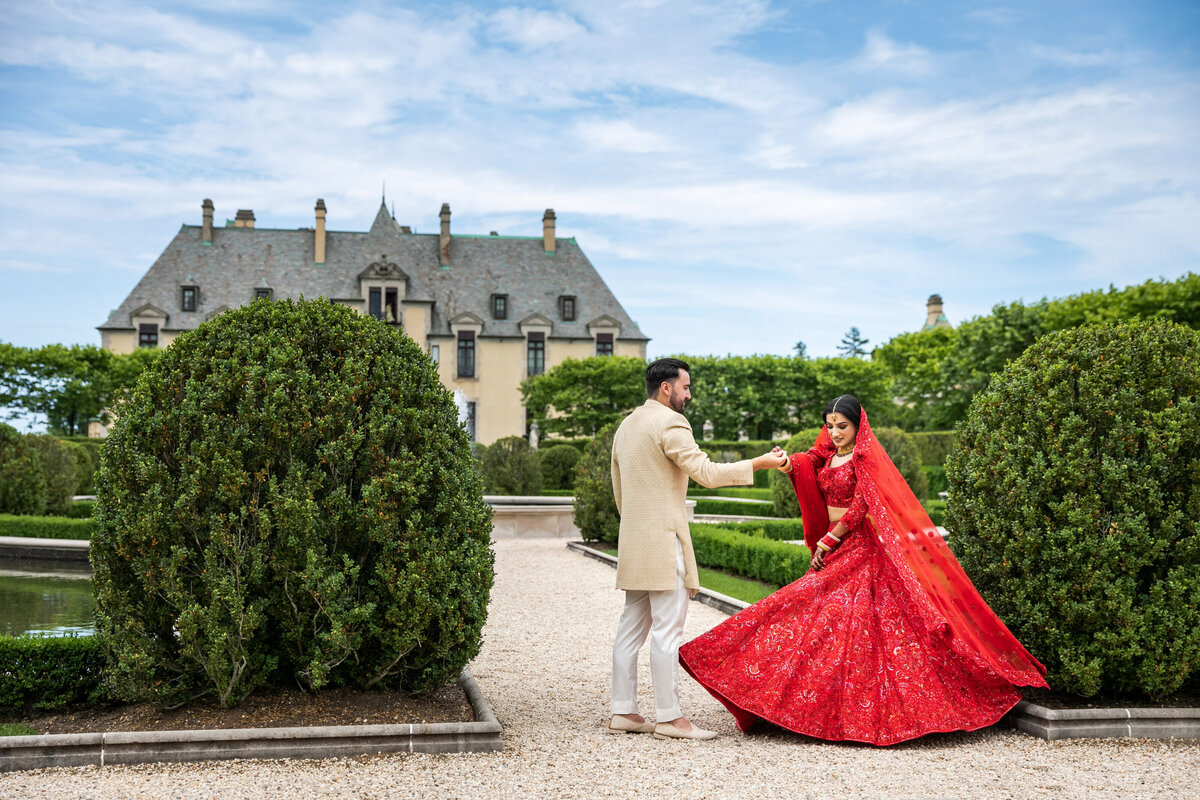 emma-cleary-new-york-nyc-wedding-photographer-videographer-venue-oheka-castle-isha-adam-22