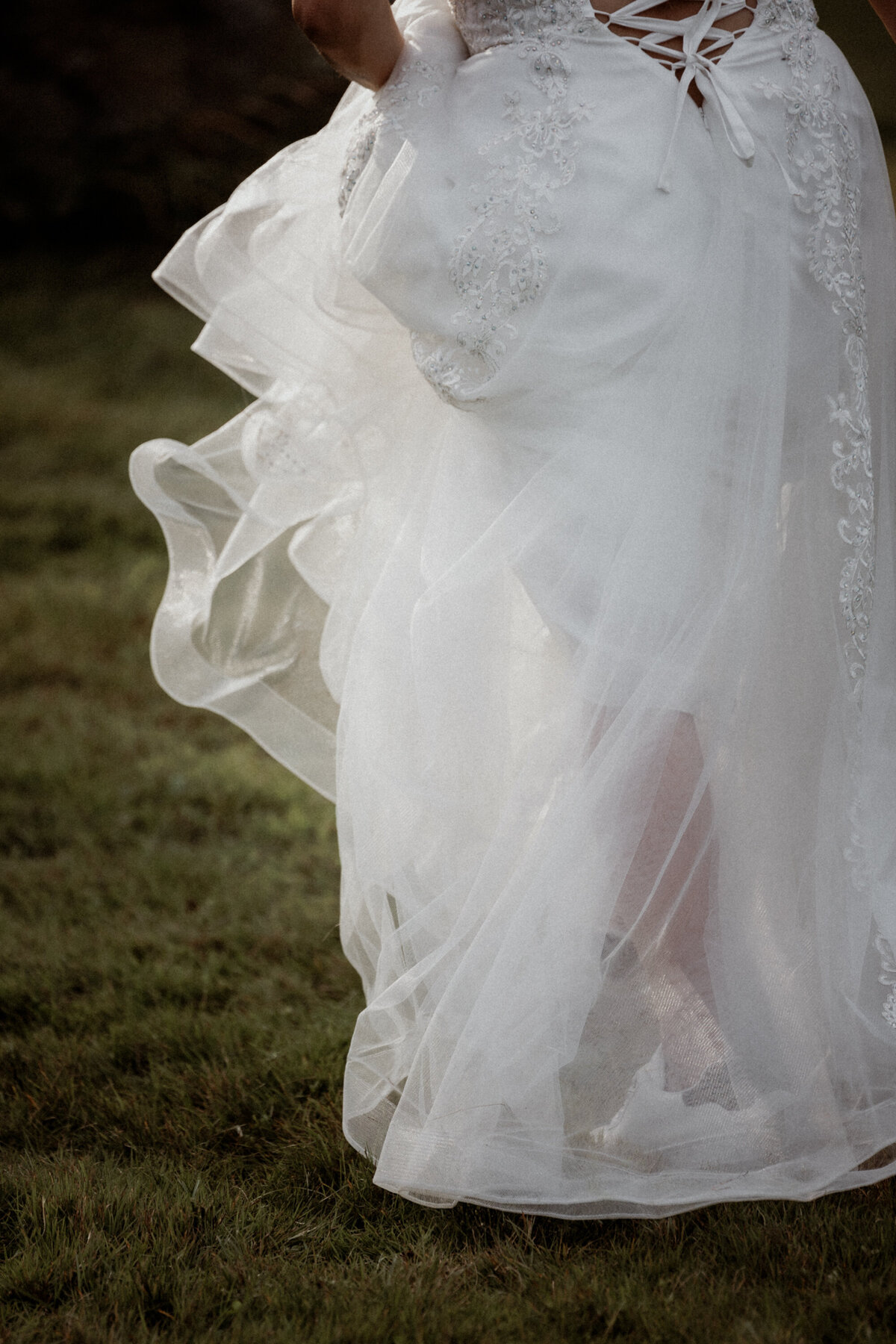 Mouvement de robe de mariée en voile et dentelle Mariage Laval