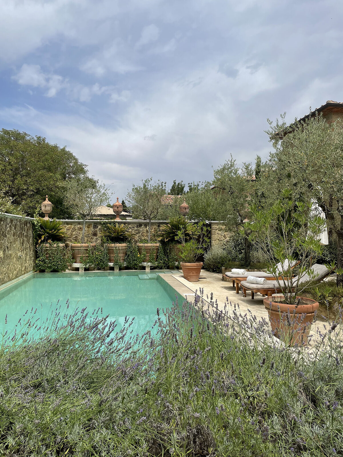 Borgo-Santo-Pietro-Willow-and-Oak-Events-BTS-27