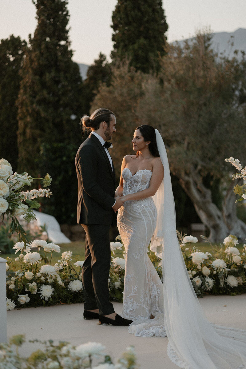 wedding-couple-portrait-luxury-laurianevega