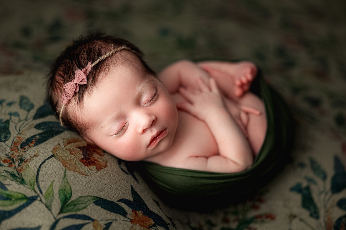 michigan newborn photographer, michigan milestone photographer, michigan maternity photographer, michigan cakesmash photographer, michigan family photographer, near charlevoix, near traverse city, near petoskey, near gaylord2301