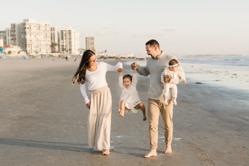 san-diego-family-portrait-walking-on-Coronado-beach