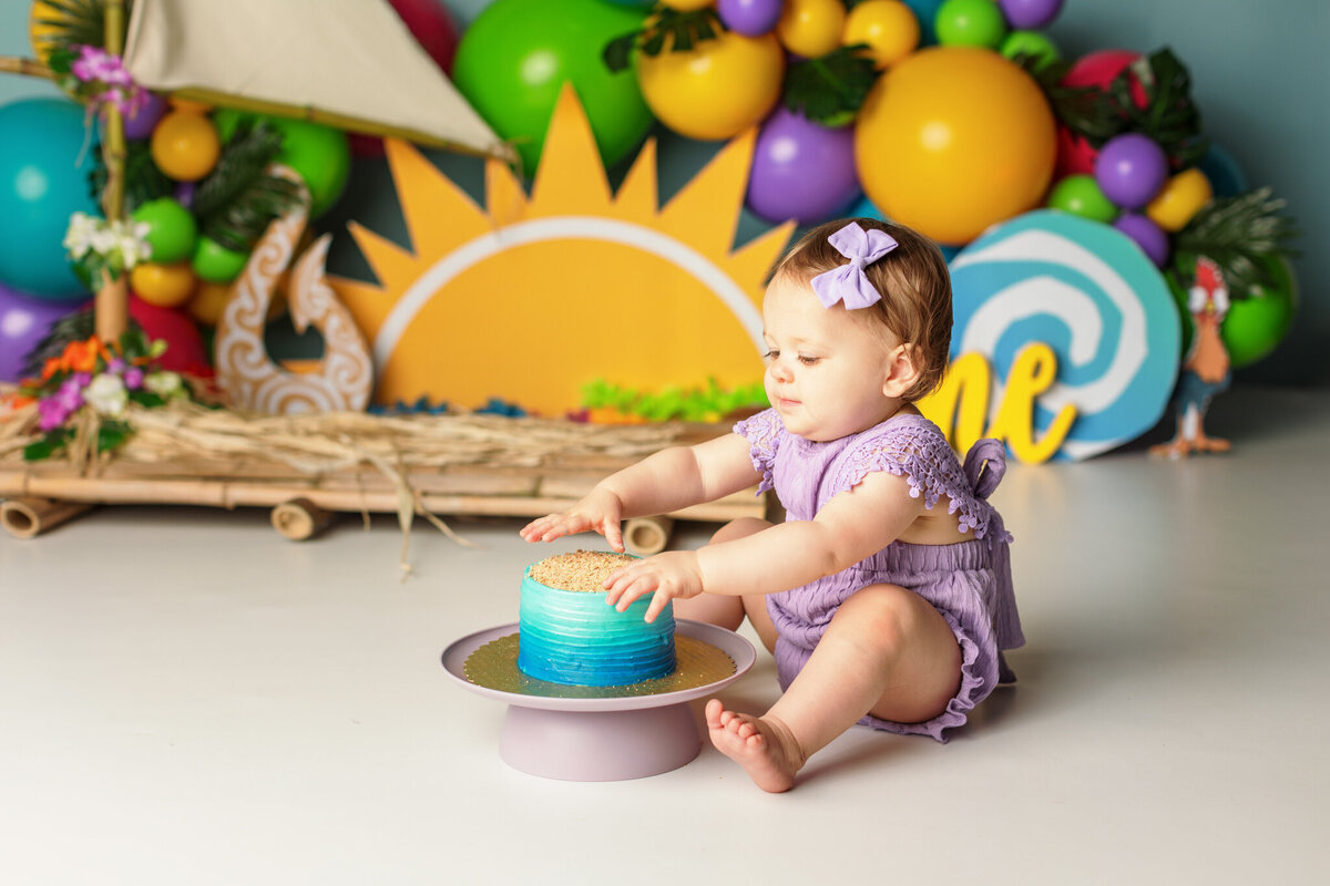 Best NW Arkansas cake smash photographer, cake smash photography near me, baby birthday photoshoot NW Arkansas