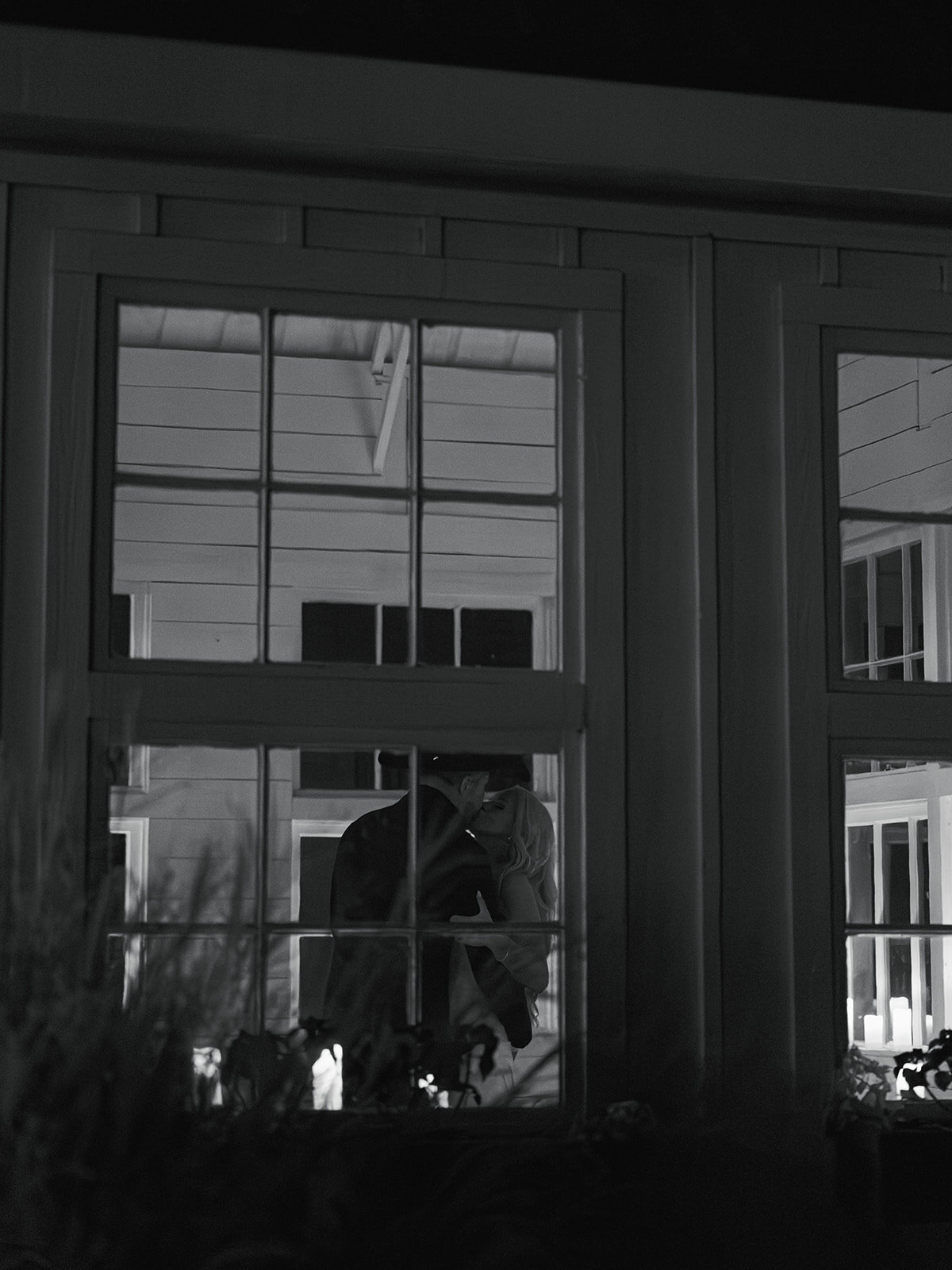 2025-10-11_DykesWeddingPreviews_MollyMurphyPhotography-144