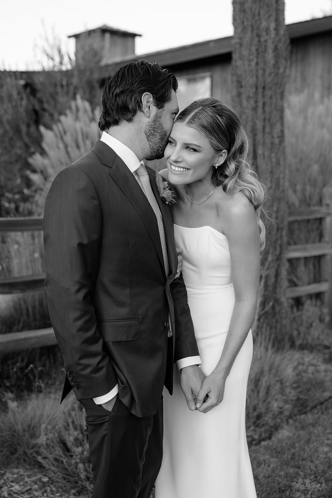 editorial-film-wedding-photographer-based-in-los-angeles-and-new-york-city-wedding-venue-Roblar-Farms-santa-ynez-by-rachel-artime-wedding-photography-3121