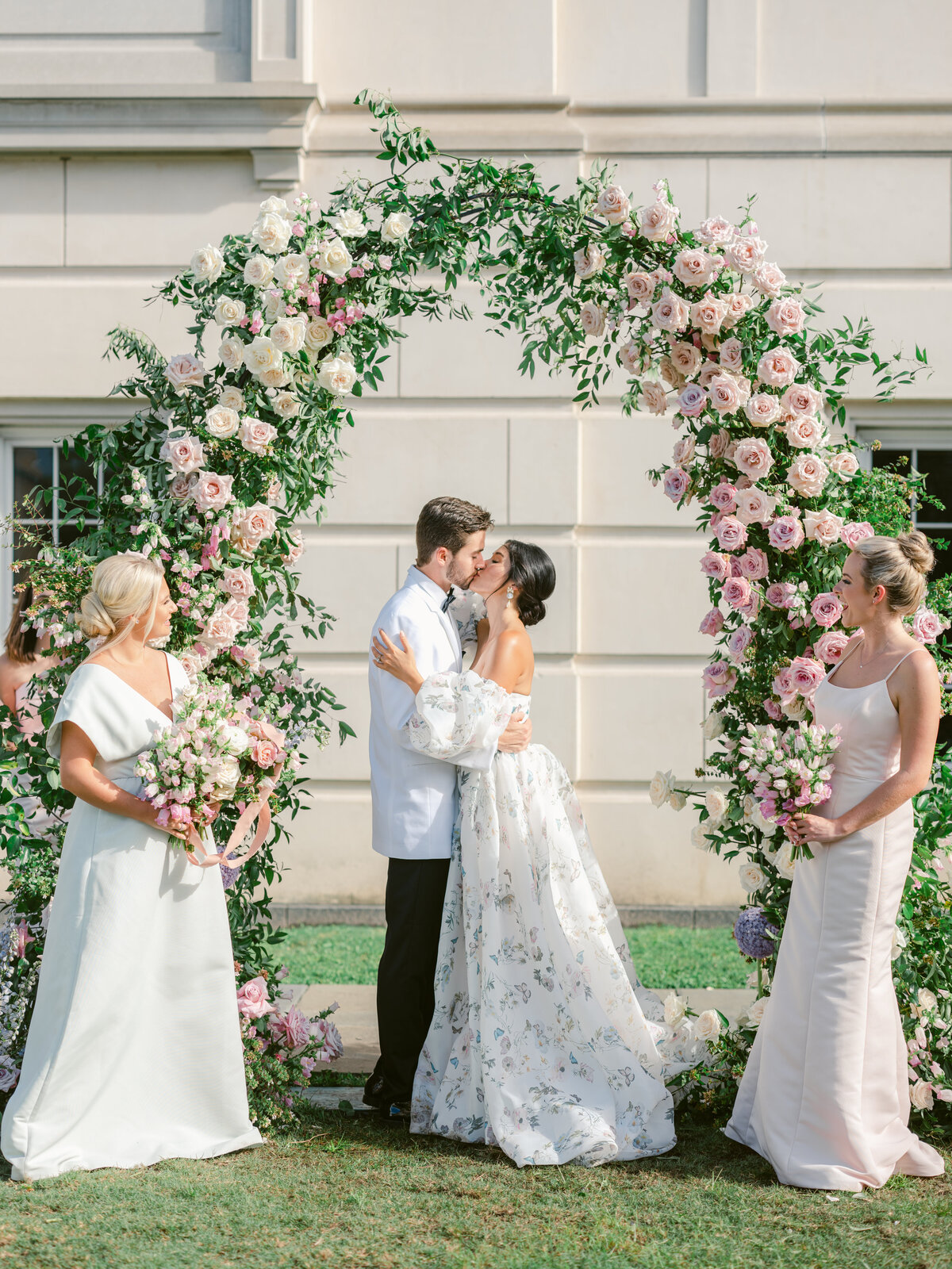 Lauren Kearns Photography Estate Wedding Photographer Biltmore Asheville North Carolina Swan House Atlanta Georgia Vanderbilt Newport Rhode Island Charleston South Carolina Florida New Jersey East Coast Engagement Couple Bridgerton-Style-Wedding-19